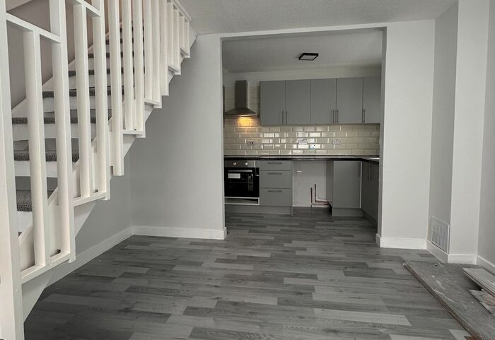 1 Bedroom Town House To Rent In Coe Avenue, London, SE25