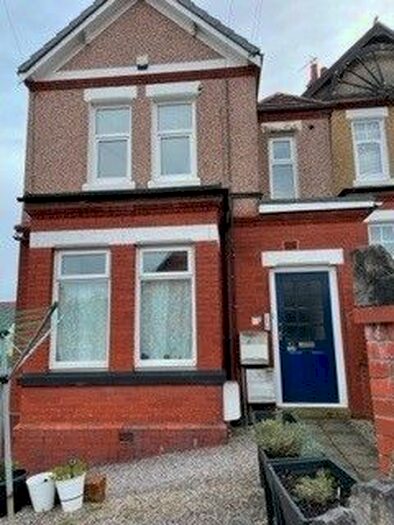3 Bedroom Flat To Rent In Rhiw Road, Colwyn Bay, LL29