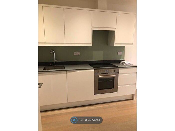 1 Bedroom Flat To Rent In Hubert Road, Brentwood, CM14