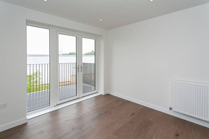 1 Bedroom Flat To Rent In Frogmore Avenue, Watford, WD17
