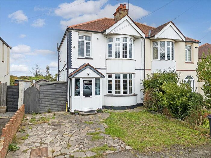 2 Bedroom Apartment For Sale In Silchester Corner, Thorpe Bay Borders, Essex, SS3