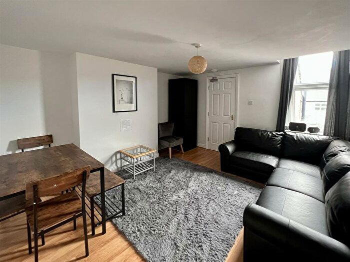 6 Bedroom Maisonette To Rent In Newlands Road, Jesmond, NE2