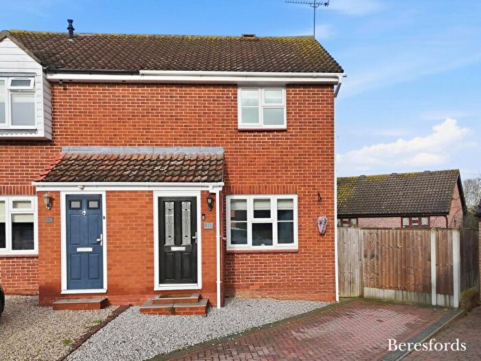 3 Bedroom Semi Detached House For Sale In Marlborough Way, Billericay, CM12