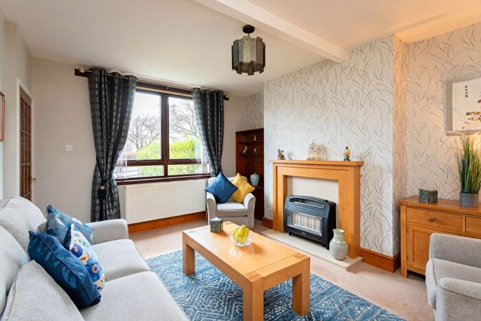 2 Bedroom Semi-Detached Villa For Sale In Carlochie Place, Dundee, DD4