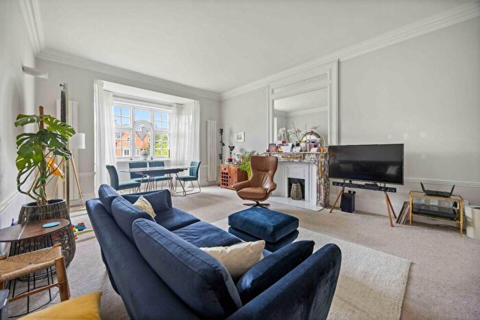 2 Bedroom Flat To Rent In Eton Avenue, Belsize Park, NW3