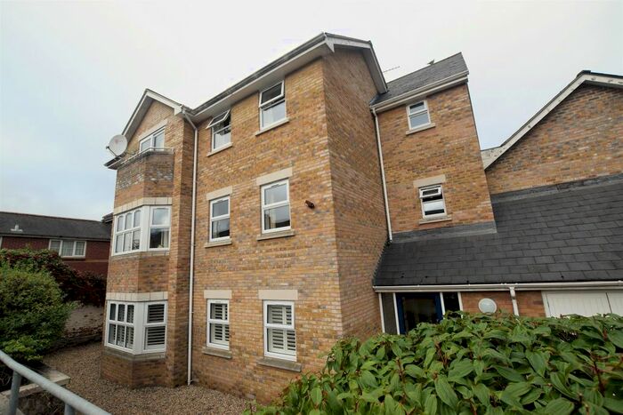 2 Bedroom Flat To Rent In Queen Street, Taunton, Somerset, TA1