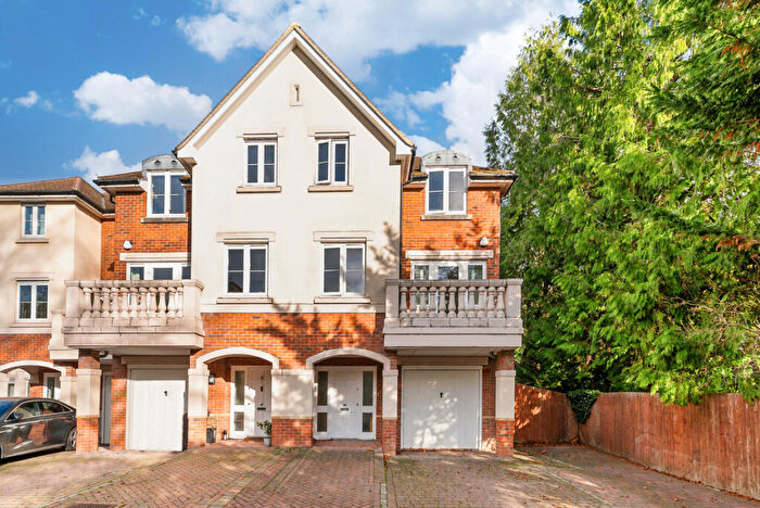 5 Bedroom Semi Detached House For Sale In Symeon Place, Reading, RG4