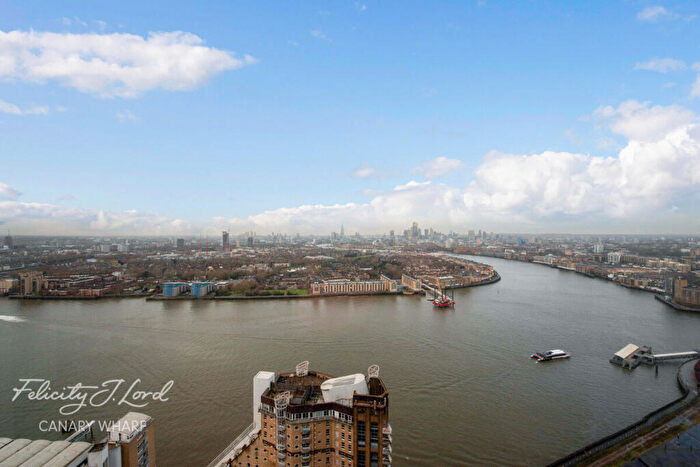 Studio For Sale In Landmark Pinnacle, Marsh Wall, London, E14