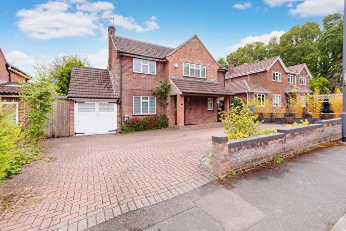 4 Bedroom Detached House For Sale In Clifton Close, Maidenhead, SL6