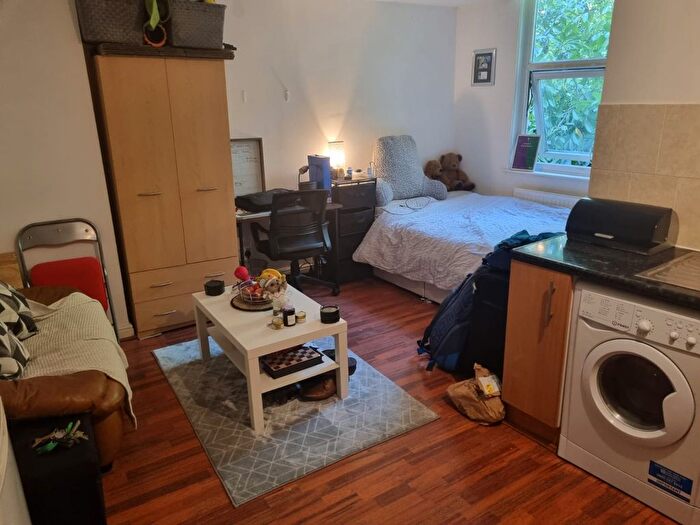 Block Of Flats To Rent In St Michaels Lane, Leeds, LS6