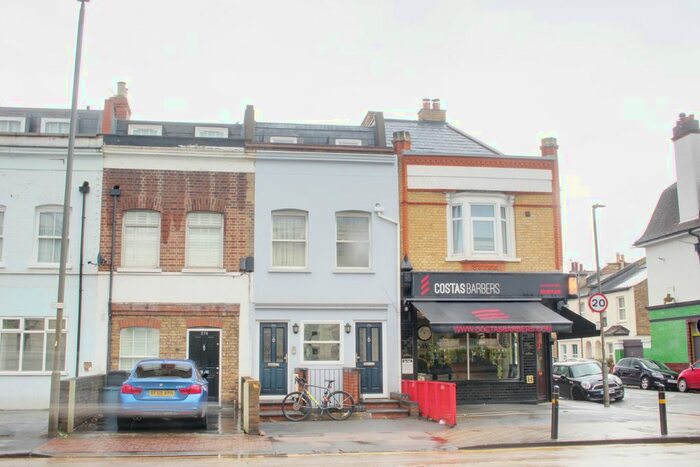 2 Bedroom Maisonette To Rent In Merton Road, London, SW18