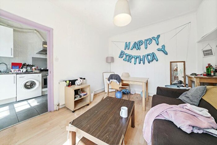 3 Bedroom Terraced House To Rent In Gerrard Road, Angel, N1