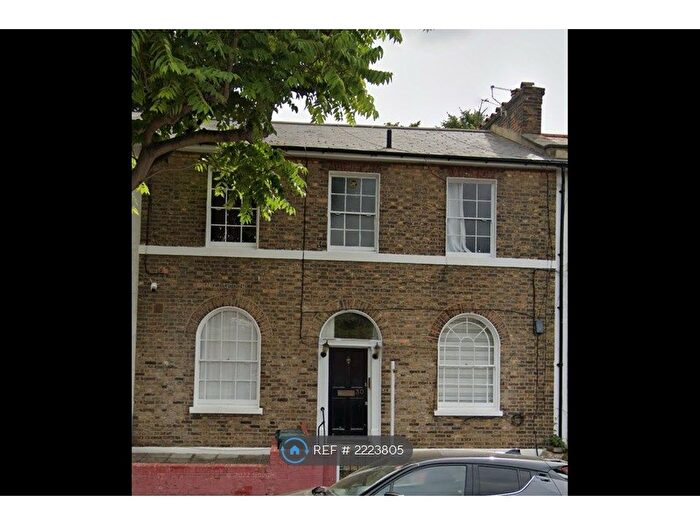 2 Bedroom Flat To Rent In Hemingford Road, London, N1