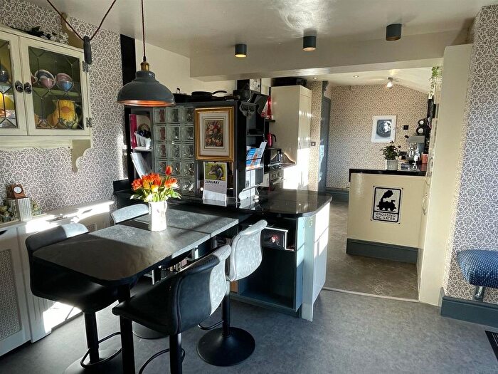 3 Bedroom End Of Terrace House For Sale In Eton Road, Burnham-On-Sea, TA8