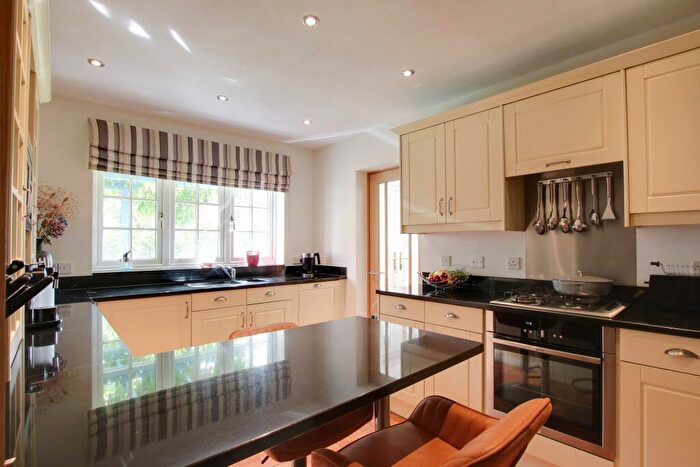 5 Bedroom Detached House For Sale In Foxgloves, Fareham, PO16