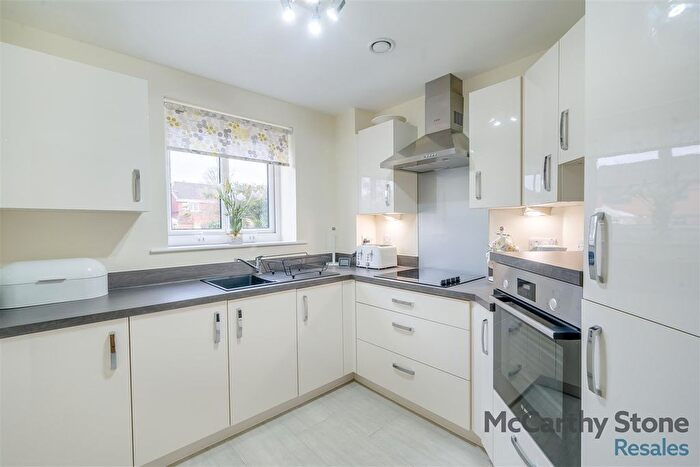 1 Bedroom Flat For Sale In Burlington Gardens, Leyland, PR25