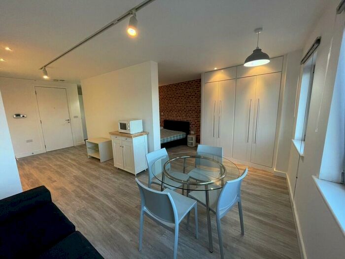 Studio To Rent In Manor Mills, Leeds, LS11