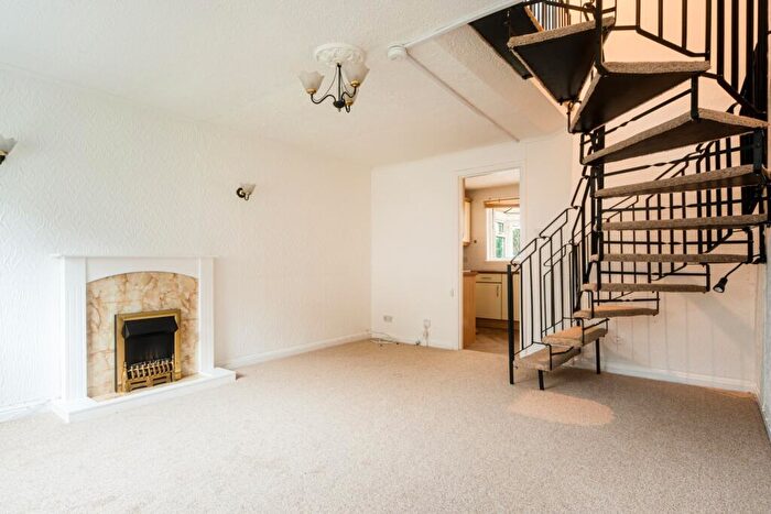 2 Bedroom Semi-Detached House To Rent In Birchview Drive, Busby, Glasgow, G76
