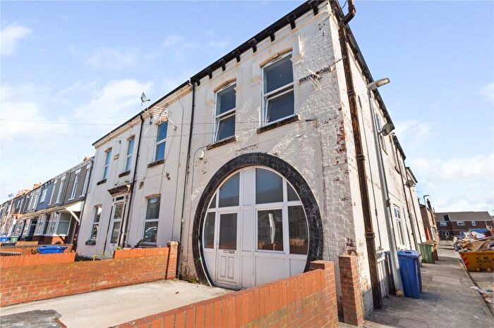 3 Bedroom End Of Terrace House To Rent In Hainton Avenue, Grimsby, DN32