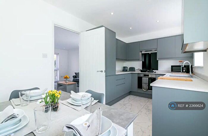 3 Bedroom Semi-Detached House To Rent In The Pastures, Stevenage, SG2