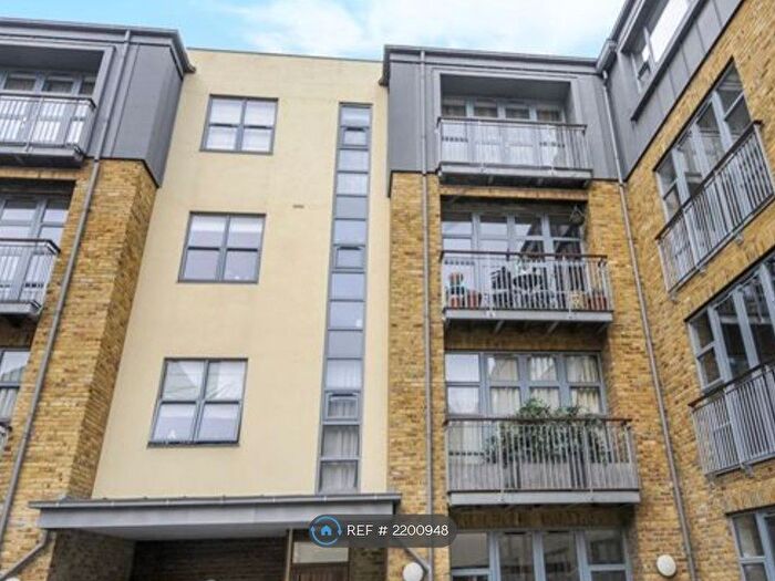2 Bedroom Flat To Rent In Corben Mews, London, SW8