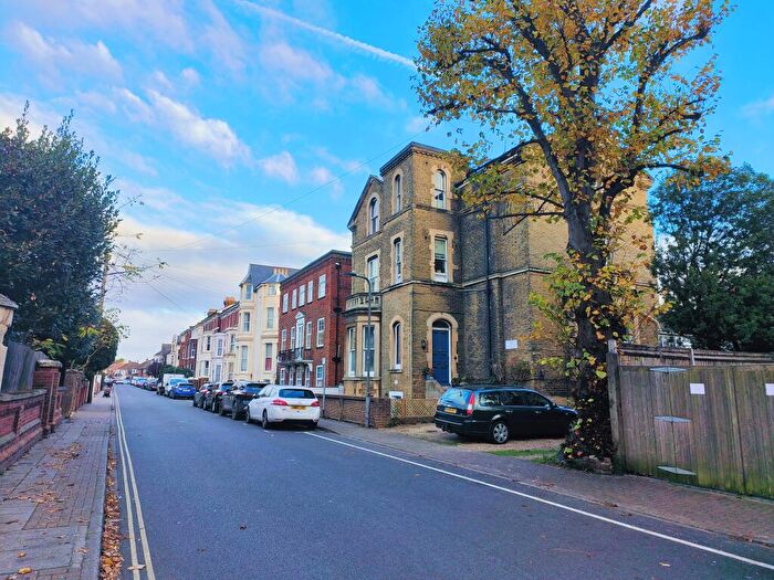1 Bedroom Flat To Rent In St Ronans Road, Southsea, PO4