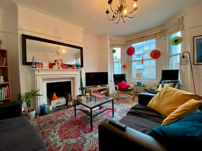 3 Bedroom Flat To Rent In Southwark Bridge Road, London Bridge, SE1