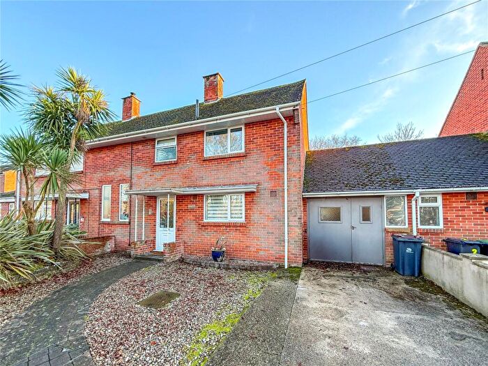 3 Bedroom Semi Detached House For Sale In Knapp Mill Avenue, Christchurch, Dorset, BH23
