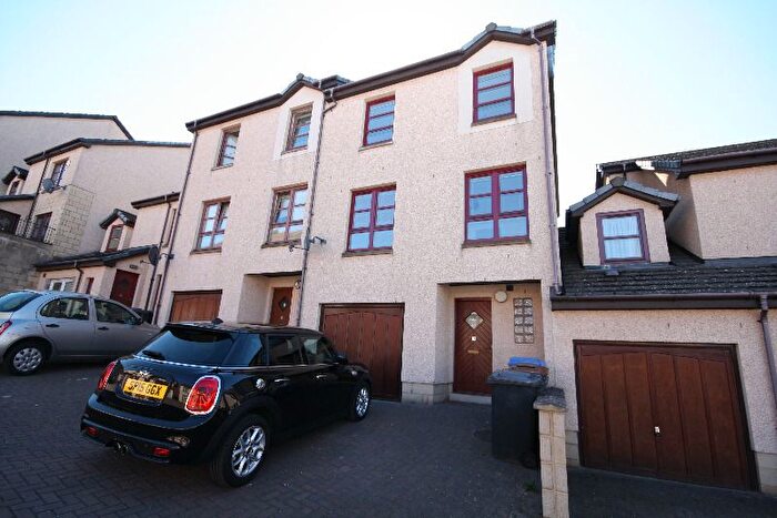 4 Bedroom Town House To Rent In Larch Street, City Centre, Dundee, DD1