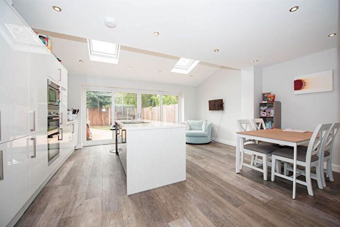 3 Bedroom Detached House To Rent In Ramblers Close, Colwick, Nottingham, NG4