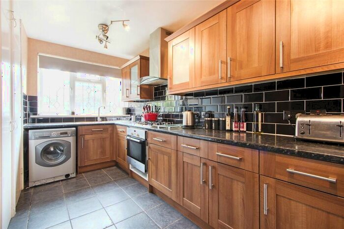 4 Bedroom Terraced House To Rent In Bradstock Road, Hackney, London, E9