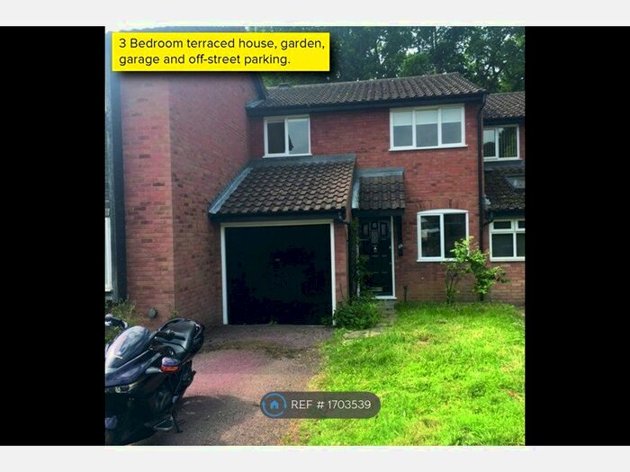 3 Bedroom Terraced House To Rent In Marshalls Close, London, N11