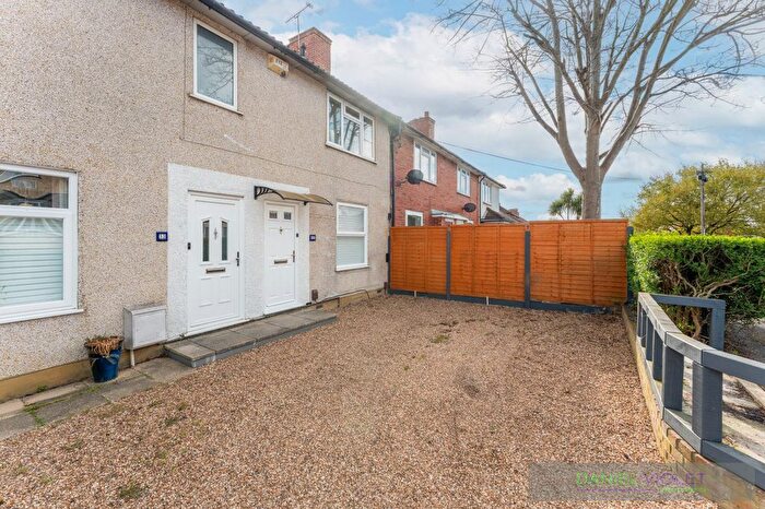 2 Bedroom Maisonette For Sale In Tewkesbury Road, Carshalton, SM5