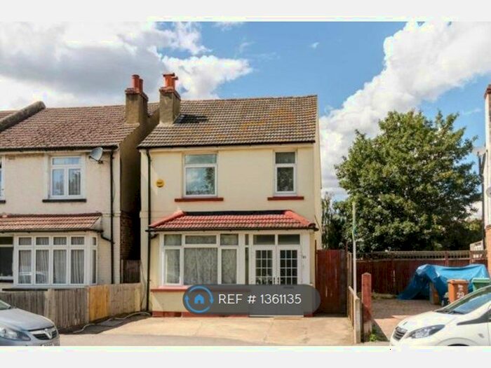 3 Bedroom Detached House To Rent In Hackbridge Road, Wallington, SM6