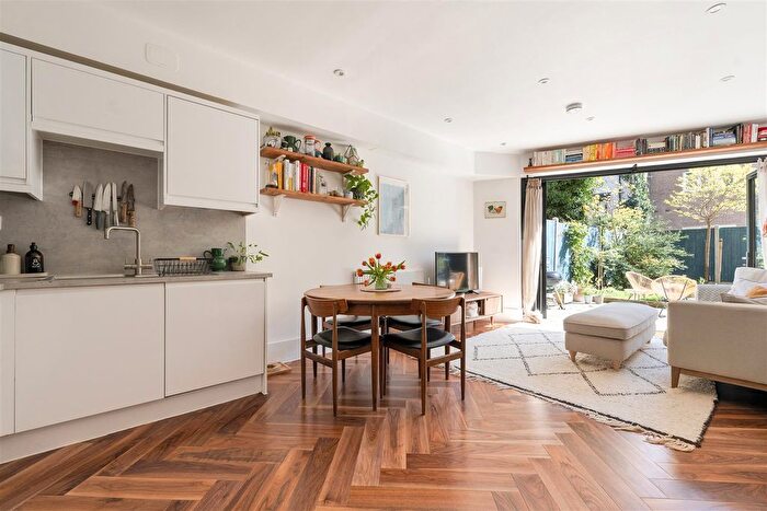 2 Bedroom Flat For Sale In Atherton Mews, Forest Gate, E7