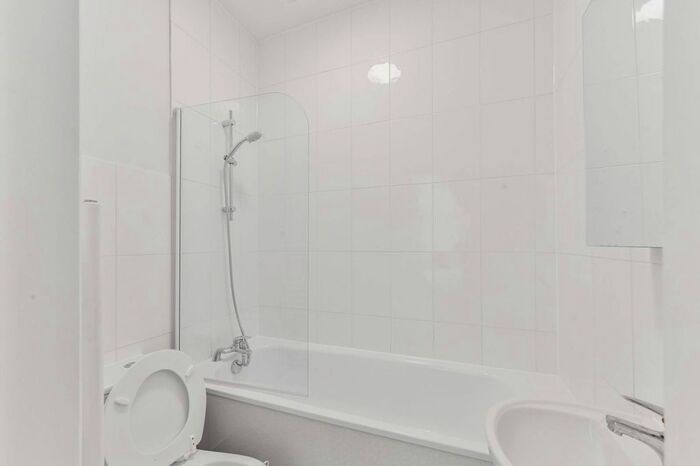 Studio To Rent In Mount View Road, Crouch End, London, N4