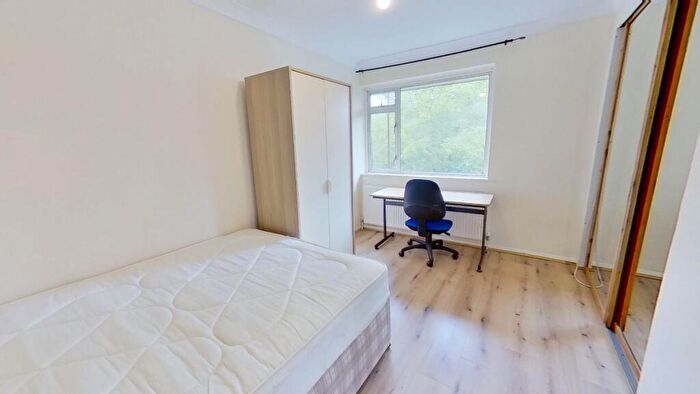 4 Bedroom Terraced House To Rent In Guildford Park Avenue, Guildford, GU2