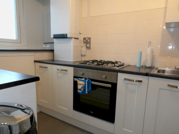 2 Bedroom Apartment To Rent In Clydesdale Tower, B1