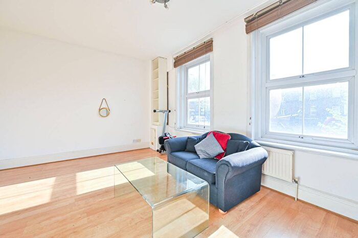 1 Bedroom Flat To Rent In Tower Bridge Road, Bermondsey, London, SE1