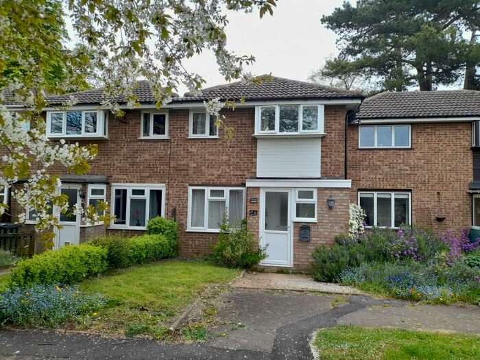 3 Bedroom Terraced House To Rent In Regency Close, Weedon, NN7