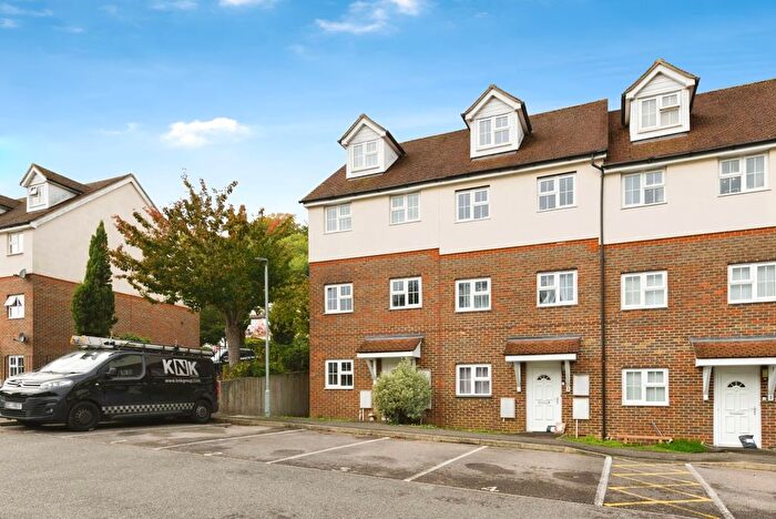 2 Bedroom End Of Terrace House For Sale In Stafford Rise, Caterham, Surrey, CR3