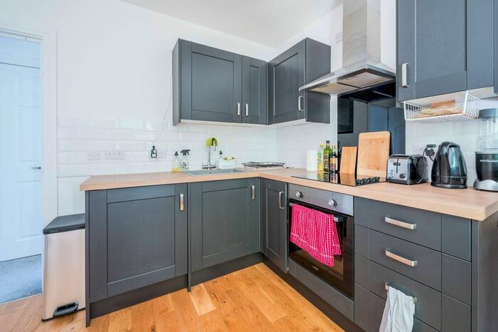 1 Bedroom Flat To Rent In Herne Hill, Herne Hill, London, SE24