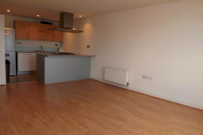 1 Bedroom Flat To Rent In Main Avenue, Enfield, EN1