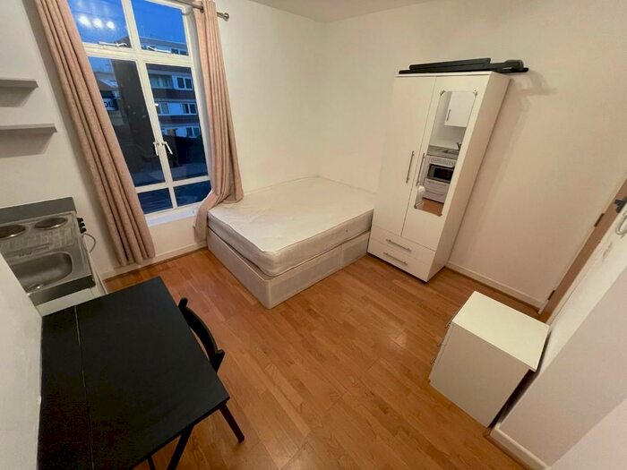 Studio To Rent In Southampton Road, London, NW5