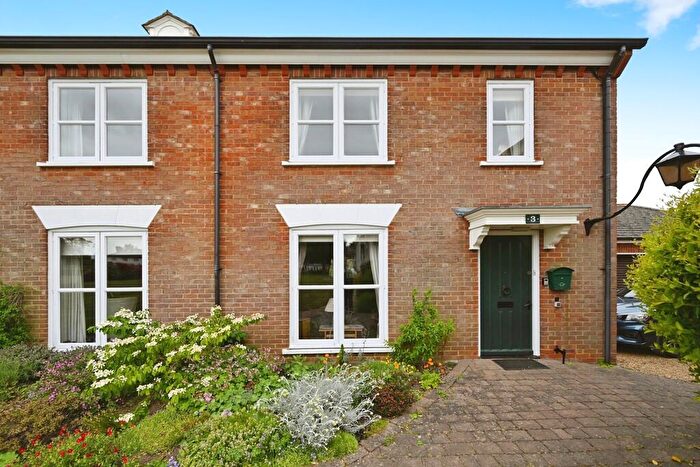 2 Bedroom End Of Terrace House For Sale In Dunchurch Hall, Dunchurch, Rugby, CV22