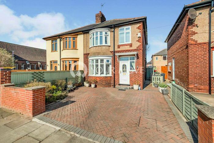3 Bedroom Semi-Detached House For Sale In Yarm Road, Darlington, DL1