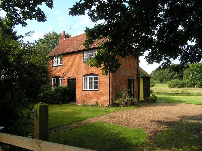 3 Bedroom Detached House To Rent In Gadbrook Road, Betchworth, RH3