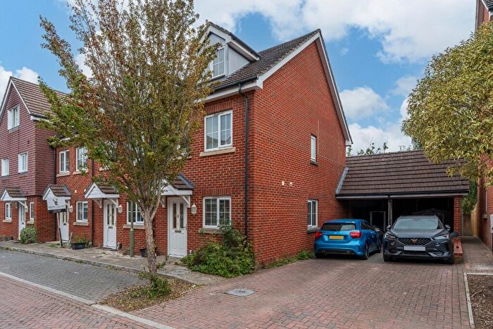3 Bedroom Town House For Sale In Watson Court, Hedge End, SO30