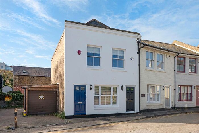 2 Bedroom Flat To Rent In Victoria Street, Harbour Mews, Whitstable, CT5
