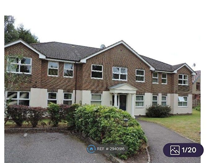 2 Bedroom Flat To Rent In The Maultway North, Camberley, GU15